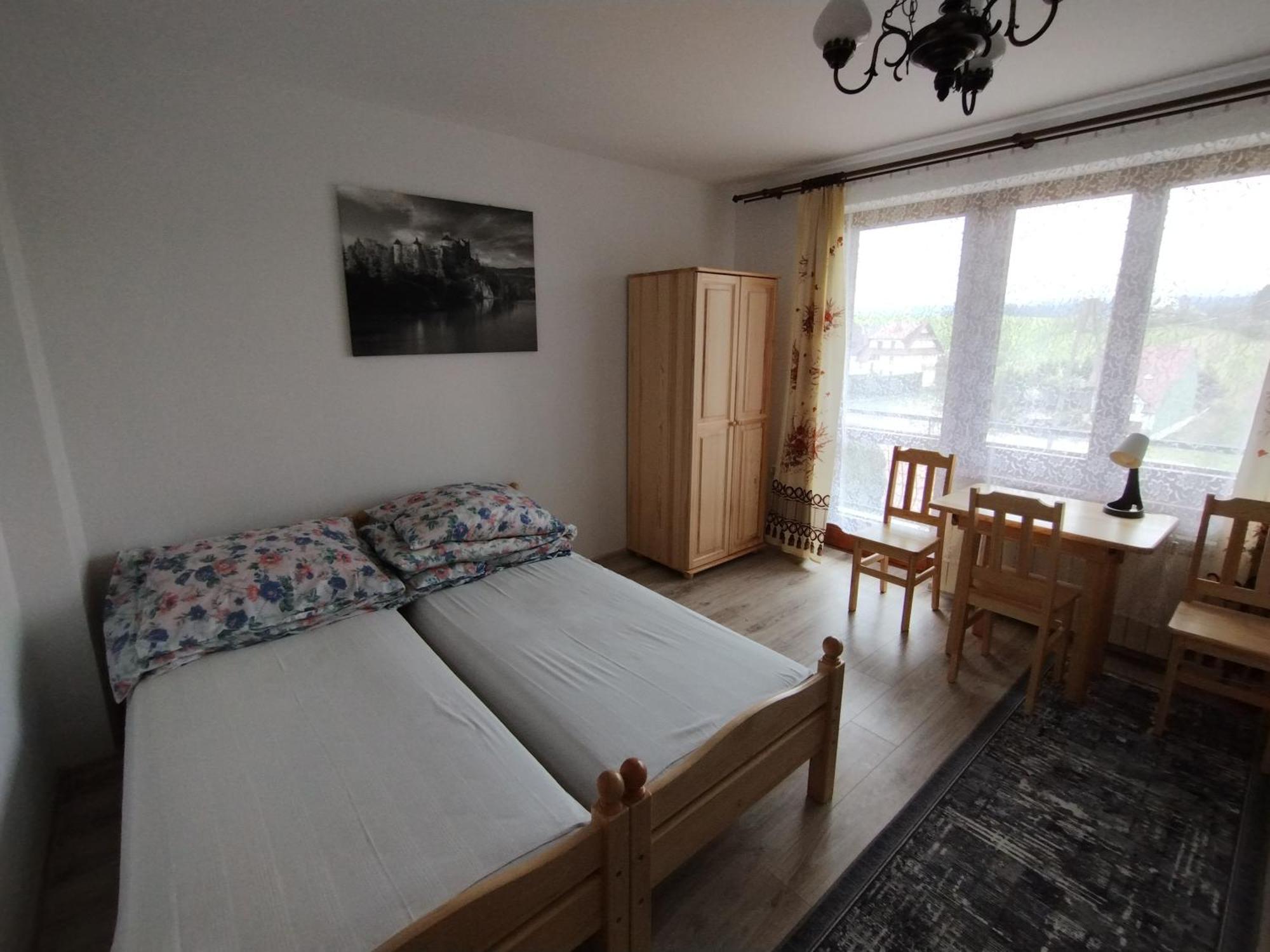Trzech Koron 16 *